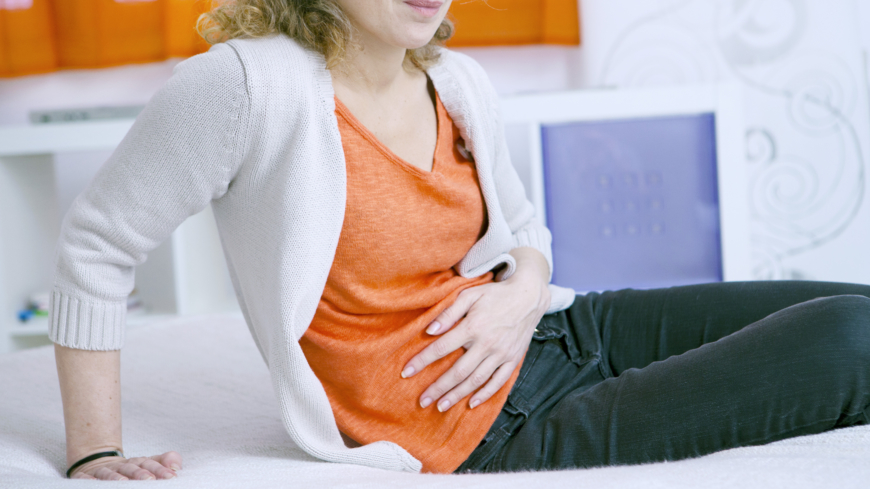 Betændte tarmlommer forårsager ofte smerte i den nedre del af maven.